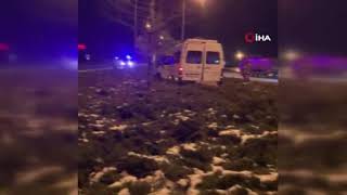 Denizlide Yolcu Otobüsü İle Midibüs Çarpıştı