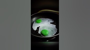 🤯 Green Eggs?! The TRUTH About Weird Egg Yolks! #shorts #foodscience #eggs