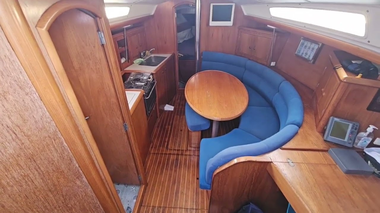 Jeanneau Sun Odyssey 34.2 by InterYachts - Embarcaciones Nuevas y de Segunda Mano