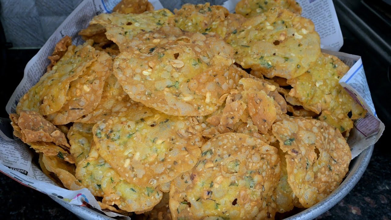 తెలంగాణ స్టైల్లో 2 కేజీల గారెలు క్రిస్పీగా,పొంగుతూ రావాలి అంటే ఇలా చేయండి|garelu|chekkalu|Sankranti|