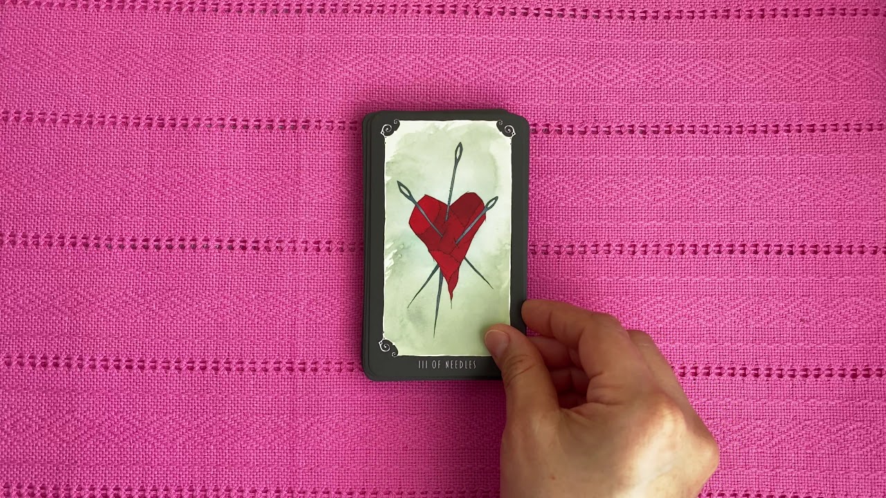 Tim Burton’s The Nightmare Before Christmas Tarot by Minerva Siegel & Abigail Larson (Full FlipThru)