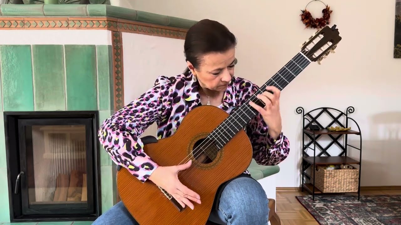 Maria - Francisco Tárrega (played by Lucia Egger-Kutschmann)