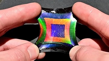 Material that changes colour as it stretches could be used in medical bandages