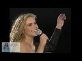 LUCERO canta SIEMPRE CONTIGO en concierto.