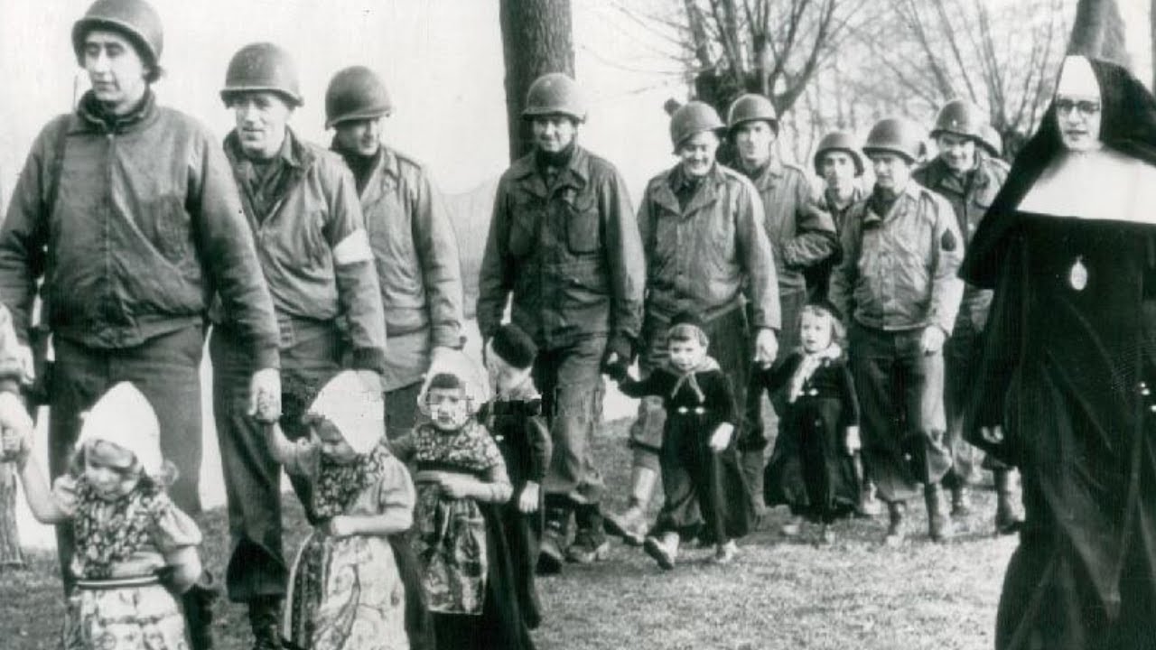 Dutch Civilians Were Overcome with Emotion When American Soldiers Rescued Their Children from Hunger - YouTube