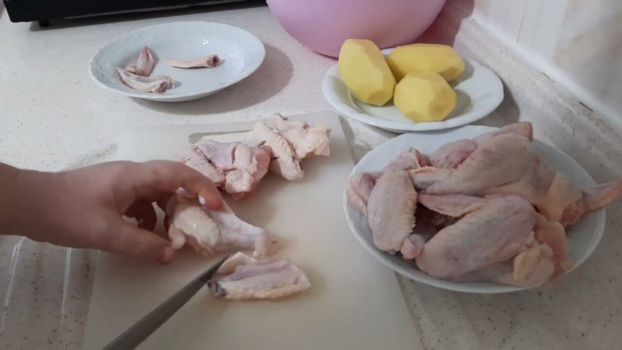 TAVUK KANAT TENCEREDE NASIL PİŞİRİLİR / YEMEK TARİFLERİ TAVUK KANAT TENCEREDE NASIL PİŞİRİLİR / YEMEK TARİFLERİ