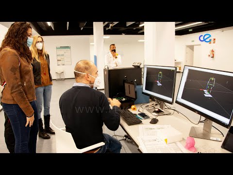 Lorena Miranda visita el HubemaLAB de la Universidad de Granada en el Campus Universitario