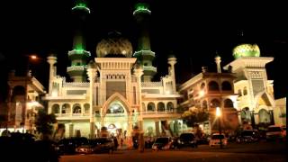 Adzan subuh di Masjid Agung Kota Malang Jawa Timur
