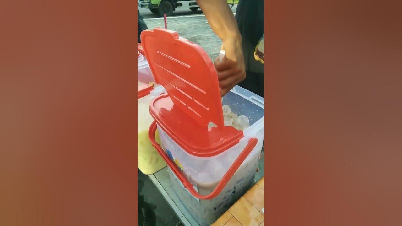 Es Capucino Cincau Kotak Besar! #shortvideo #streetfood #viral #shorts #cincau #drink #ice #jajanan