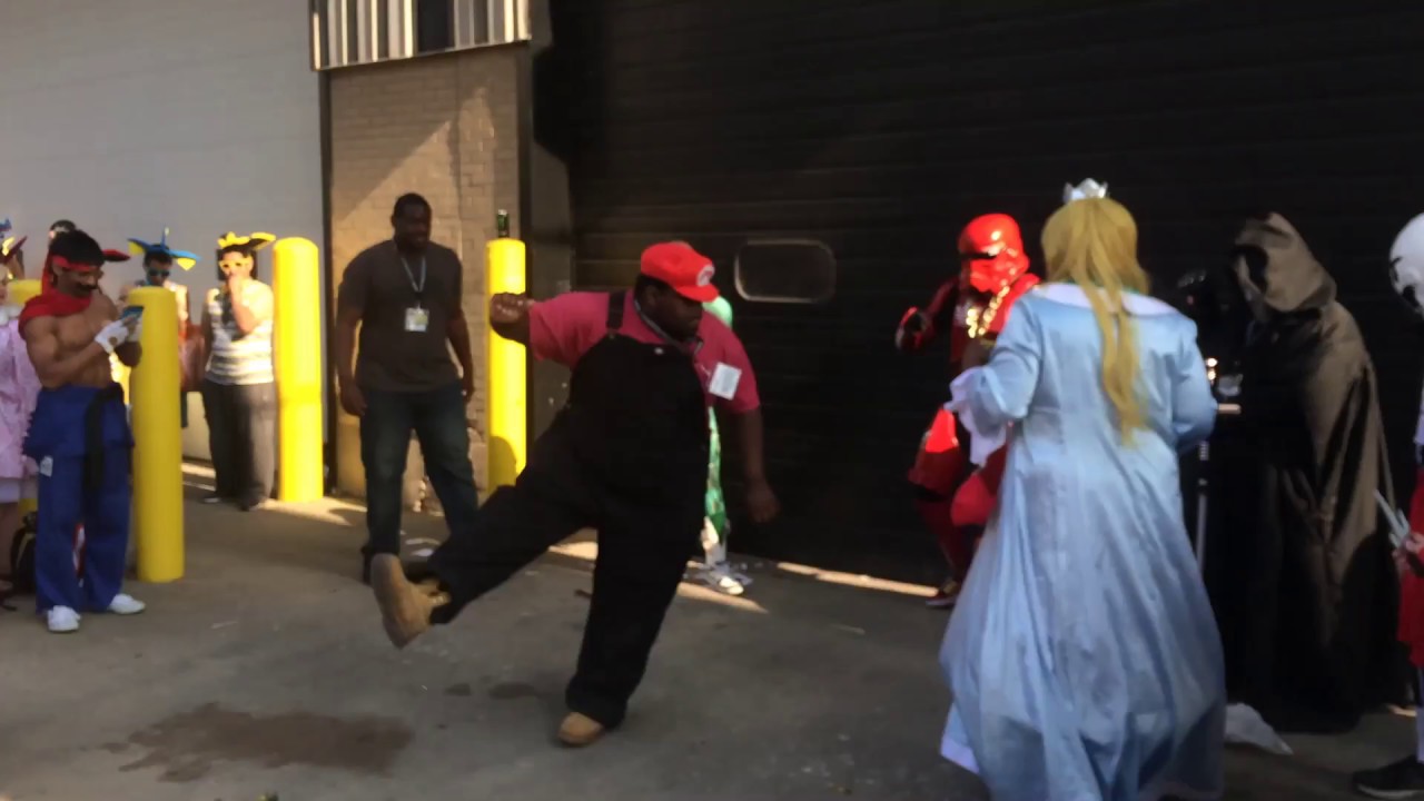 Hip Hand Stormtrooper and Mario Dabbing ACEN 2016