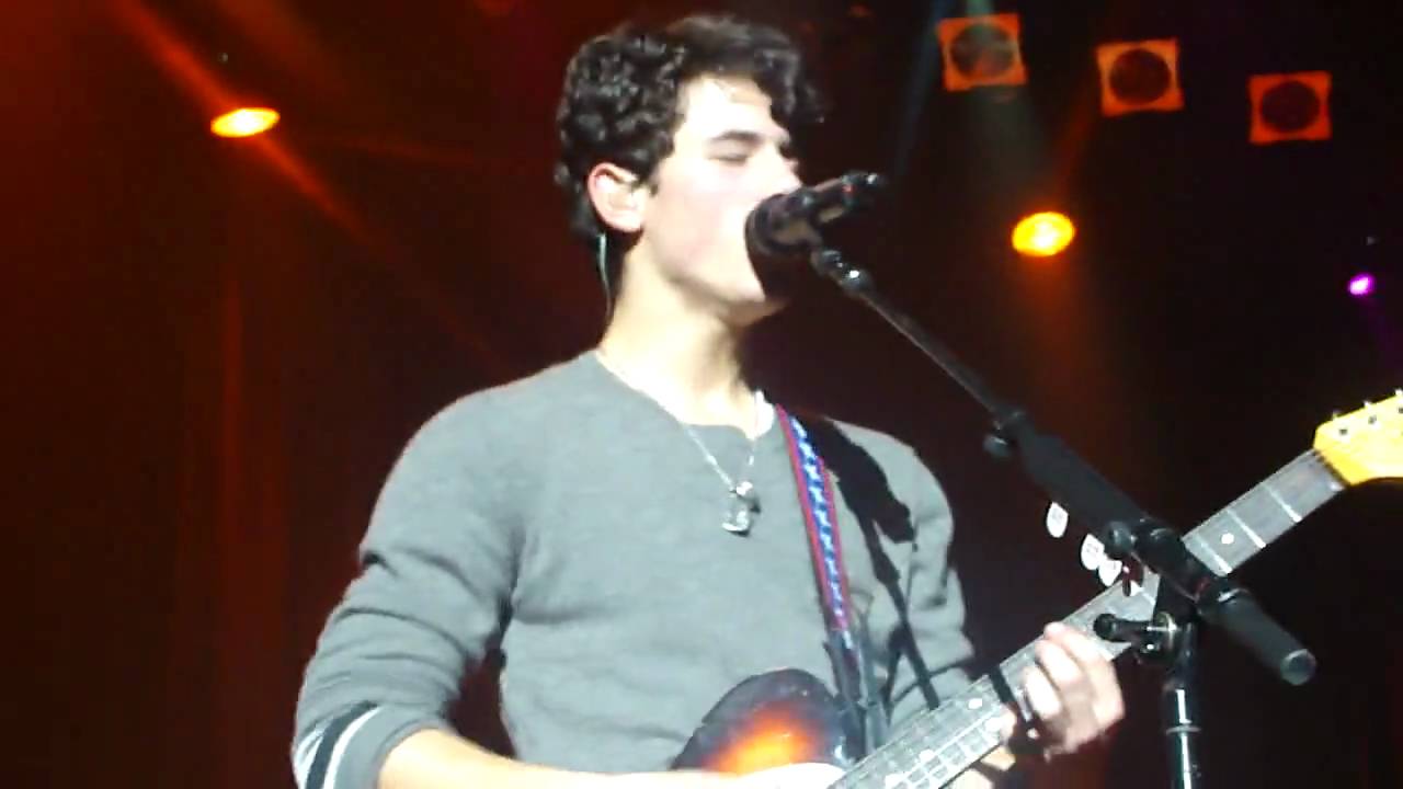 Nick Jonas - Inseperable Remix HD - Nashville 1/4
