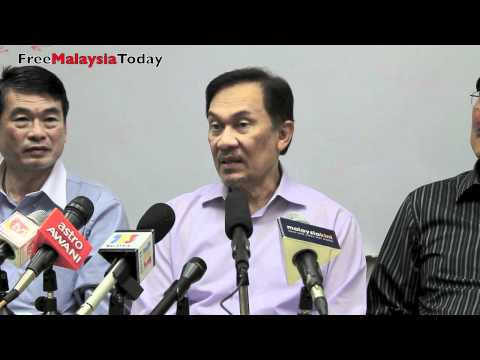Cops quiz Anwar over 'Jui Meng next MB' banner