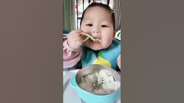 baby eating food 😂