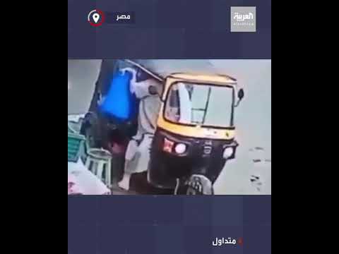 مصر سائق توكتوك يشرب ويسرق سبيل ماء في الدقهلية