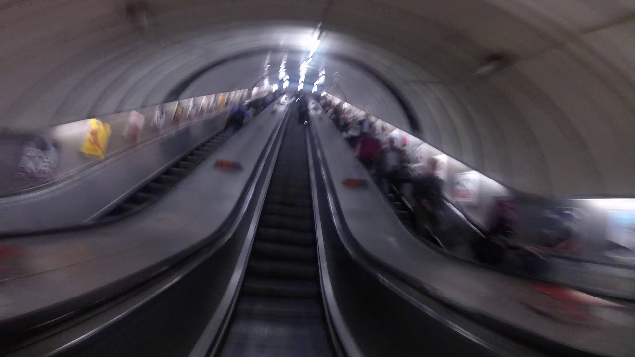 Race the Tube from Vauxhall Station to the Vauxhall Bus Station 45s 18.