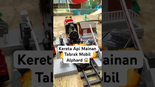 Drama Kereta Api Uap Mainan Menabrak Mobil Alphard Dan Monster Di Rel Kereta Api - Mainan Kereta Api