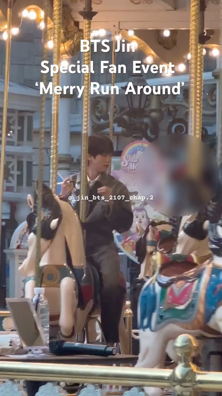 メリーゴーランドで2周しながらサイン会🥹BTS Jin 진 [Happy