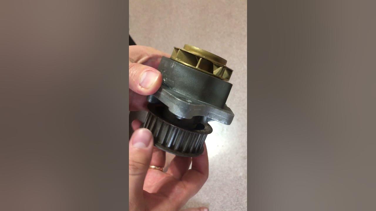 Помпа HEPU P557 VW GOLF 4 1.4 пробег 50.000 (used water pump at 50k ...