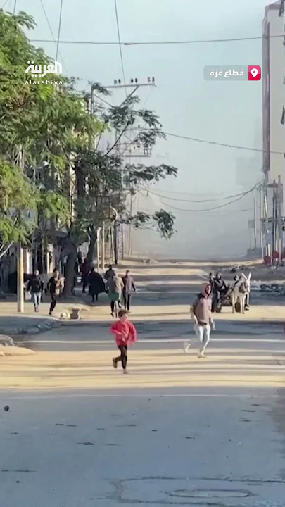 لحظة استهداف مبنى في منطقة النصيرات بغزة