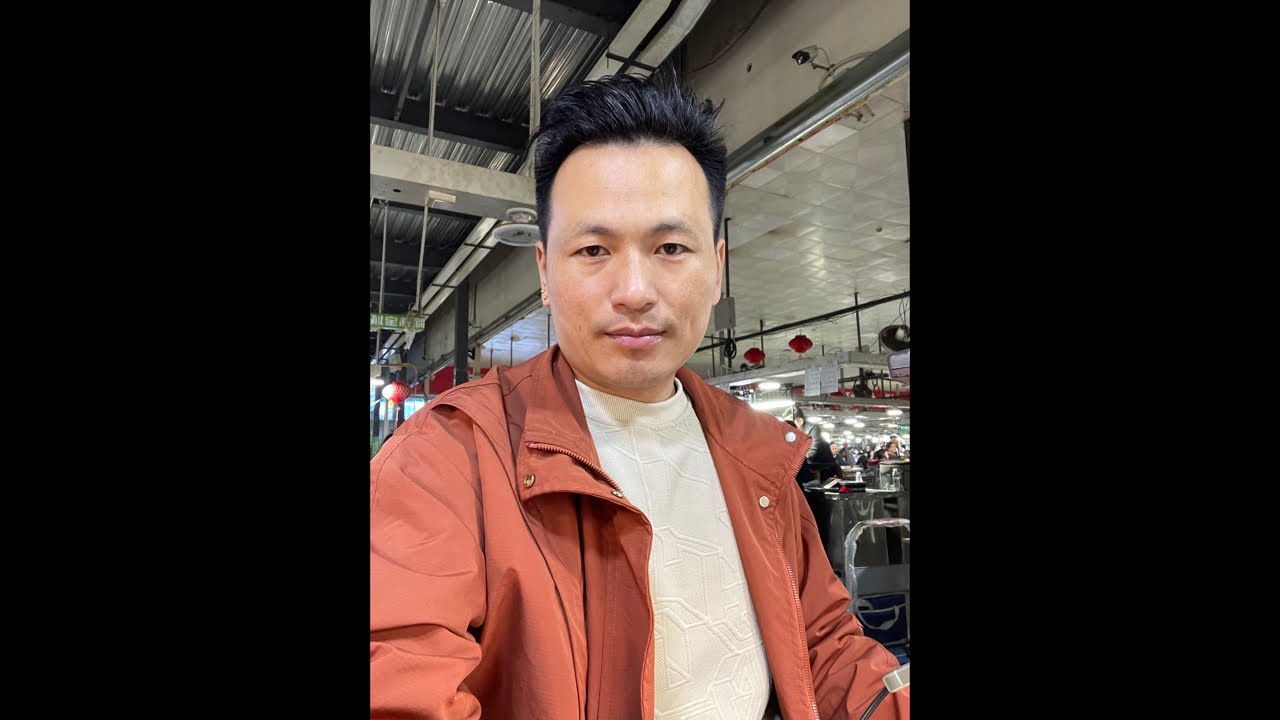 大家好我是主播阿杰，我在云南瑞丽带翠友们淘翡翠从源头保证翡翠的一个品质，大家可以放心下单。💠💠钻石💎💎💎，微信电话whatsapp,LINE,同步16687192813 