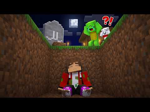 JJ fell into a pit and became invisible Mikey saves him in Minecraft!(Maizen Story)
