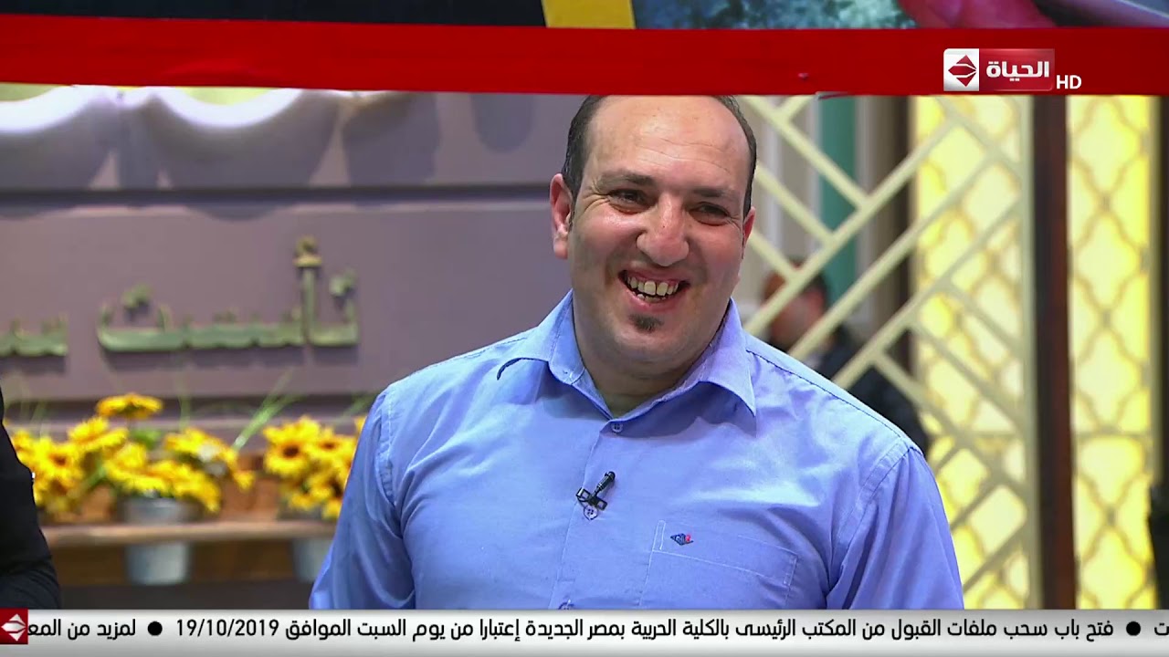 قهوة أشرف - أشرف عبد الباقي وهشام عباس وحسام حسني بيأكلوا من عربة 