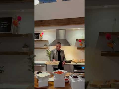 @Frigidaire’s giving 10% off the stone-baked pizza oven. Use PIZZA10, frigidaire.com/pizza10