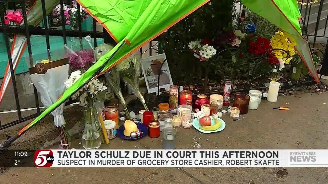 Suspect in murder of grocery store cashier to appear in court - YouTube