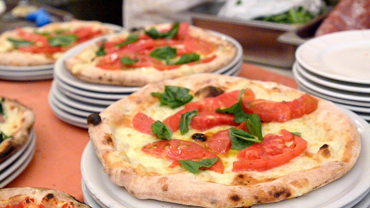 Making Pizza Sorrento Italy YouTube