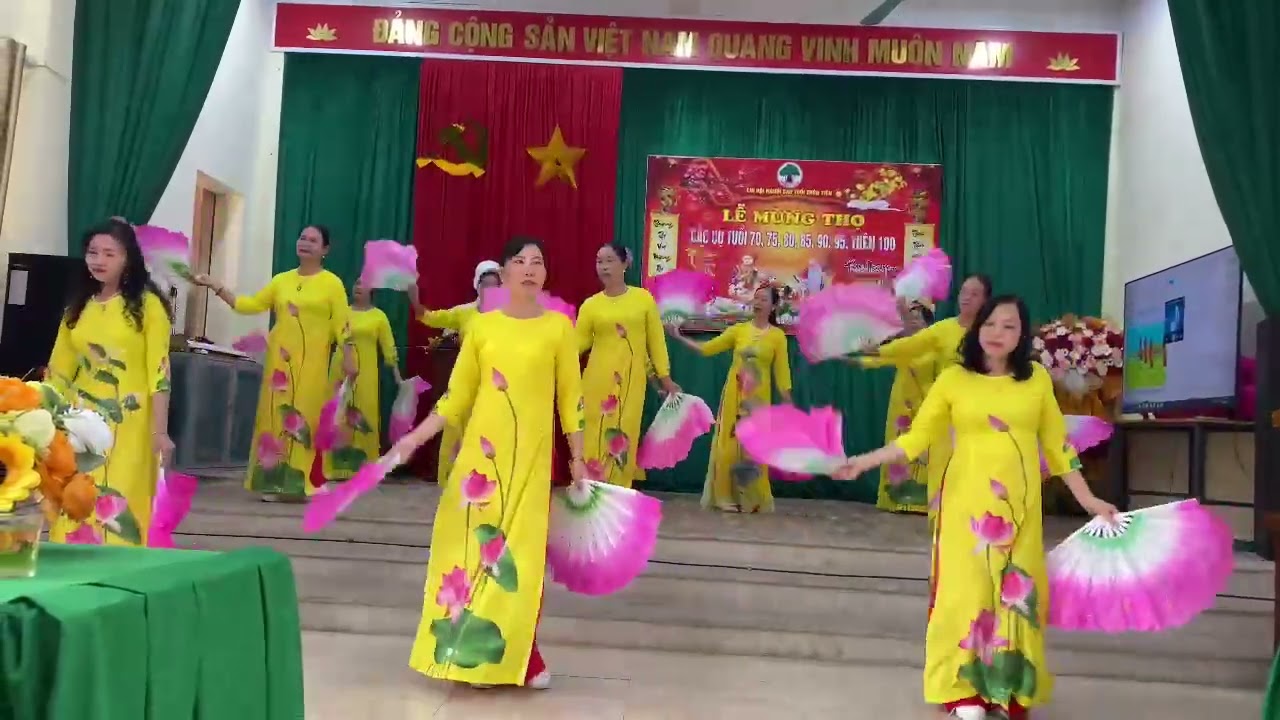 Văn nghệ thôn tiền mừng thọ 2026