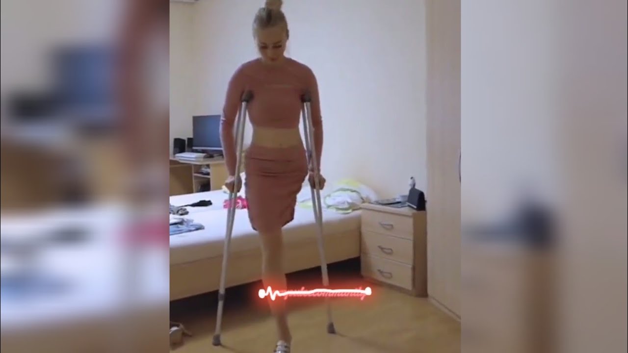 ДЕВУШКА-АМПУСТНИЦА НА КОСТИЛЯХ ⚡ МОДЕЛИ ДЛЯ АМПУСТНИЦ | Красивая женщина-ампутантка. Видеосъёмка....