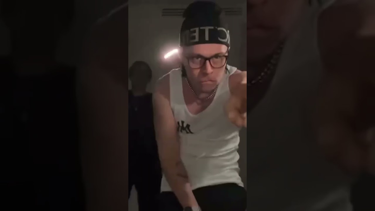 БУШИДО ЖО И АНИКА ВМЕСТЕ ФЛЕКСЯТ😂 #хазяева - YouTube