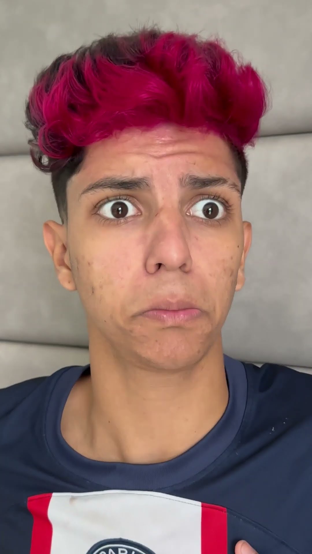 QUANDO APENAS UM MOTIVO ACORDA ELA