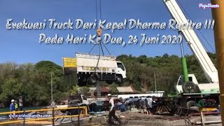 Hari Kedua Pengangkatan Kendaraan dari Kapal Dharma Rucitra III yang Kandas Di Pelabuhan Padangbai