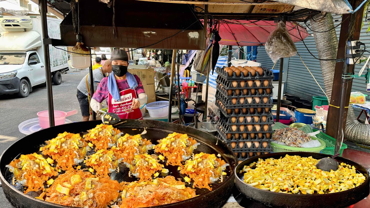 500 Eggs a Day! Master Chef Cooks The Best Seafood Pad Thai and Mussel Omelette For Over 40 Years