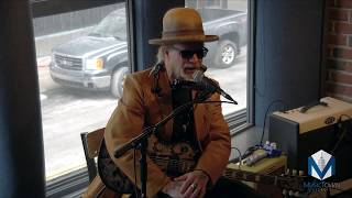 Pete Fetters Performs Live on Behind the Mic with Pam Rossi