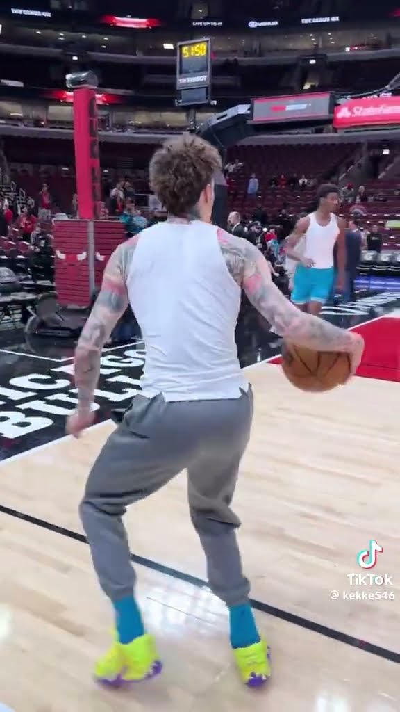 Lamelo Ball pregame workout #hoodnews #lameloball #nba #basketball #viralvideo #trending #workout