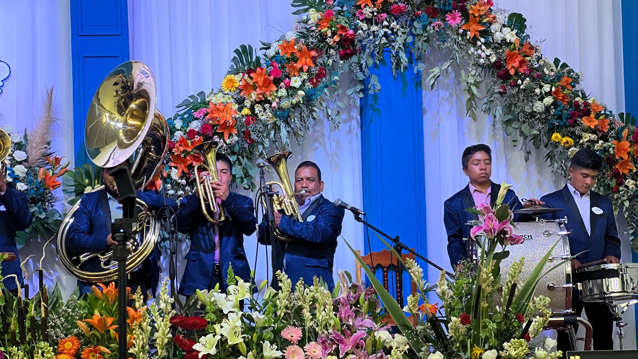 Grupo de la banda victorico grajales EN VIVO