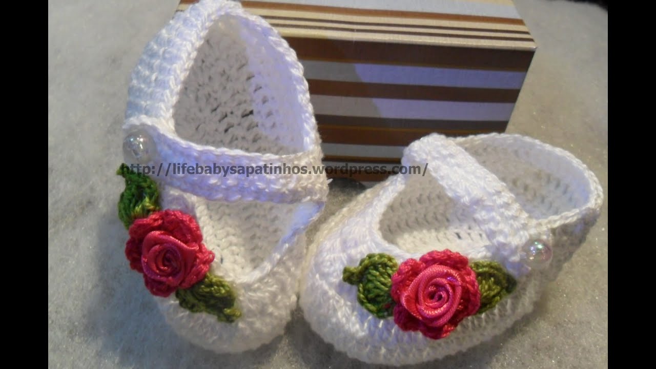 sapatinho de bebê | Botas para bebê de croché, Sapatinho de crochê, Fazer  sapatos
