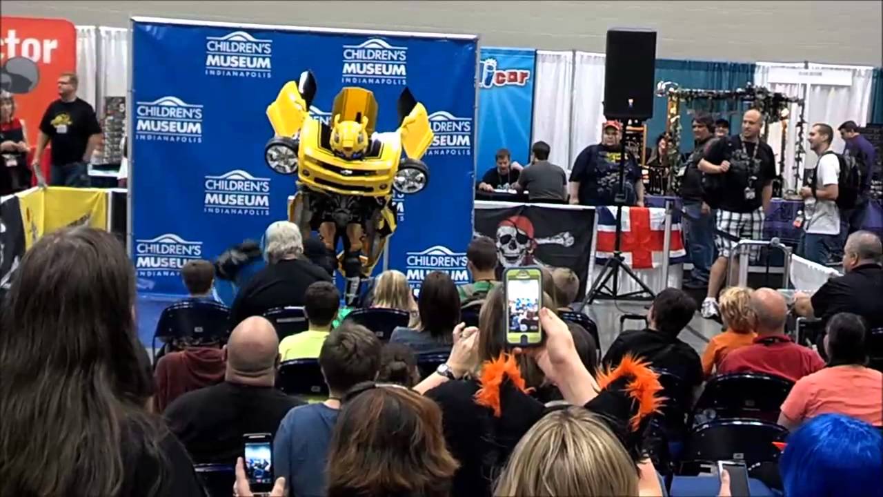 Transformers Bumblebee crashes GenCon 2013