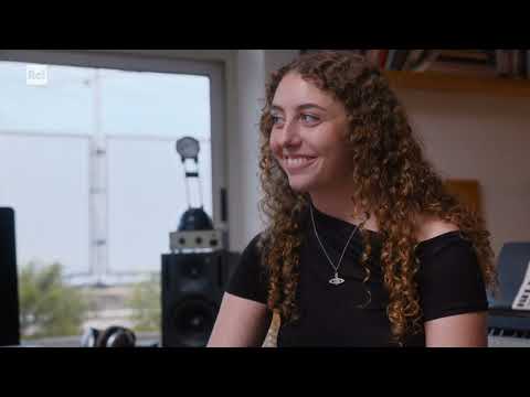 Edoardo Bennato Nel Documentario Sulla Sua Vita Dal Titolo Sono Solo Canzonette