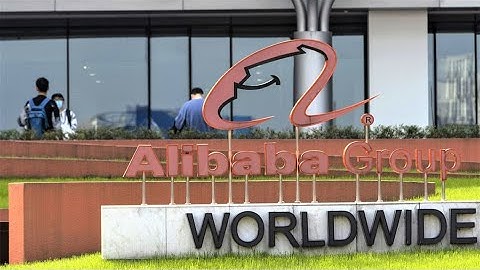 Alibaba Tumbles, Extending Tech Selloff on Crackdown