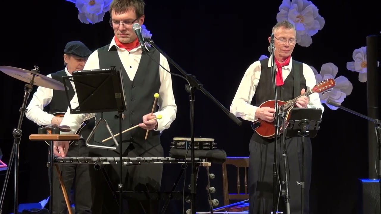 2304160114 - BEATI MANDOLINI - Les Patineurs (Uisutajad) Op.183 - Émile Waldteufel (Prantsuse) 1882