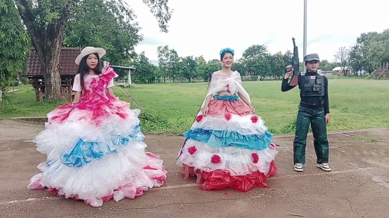 ชุดแฟนซีรีไซเคิล #วันวิทยาศาสตร์ ปีการศึกษา 2558 #โรงเรียน #นักเรียน