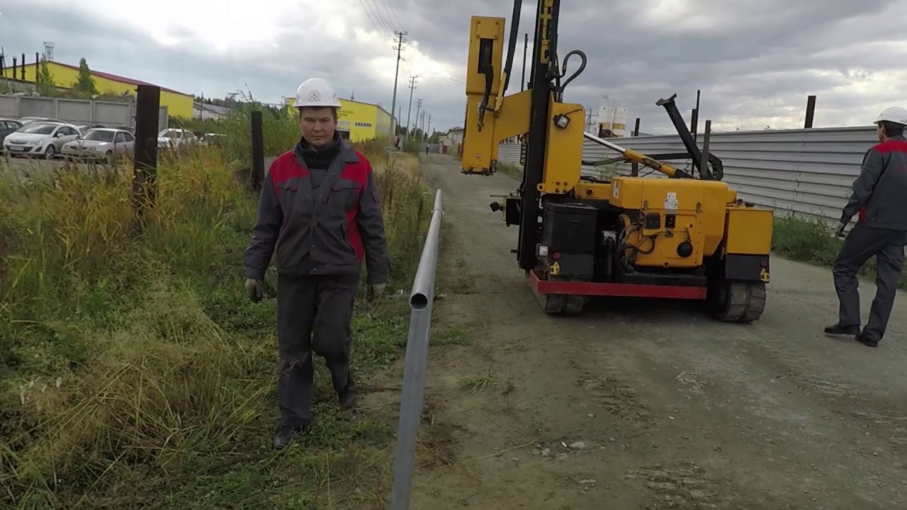 Монтаж перильного ограждения с помощью сваебойной установкой - YouTube