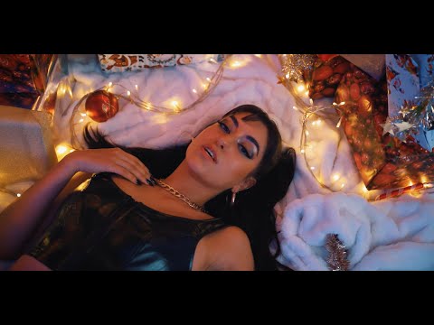 Laura Brizuela - Comfort&Joy (Official Music Video)