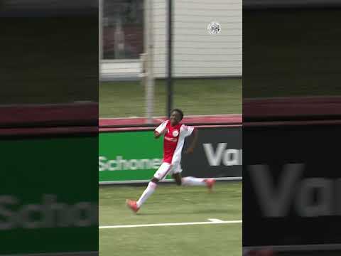 Great goal by Ajax U15 player Lybron Sarpong 👏