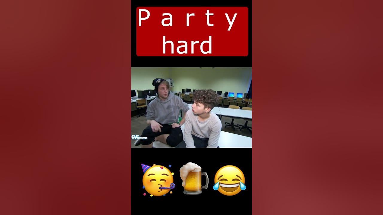 "Warum steht er NACKT auf dem Tisch?" party 🥳 YouTube