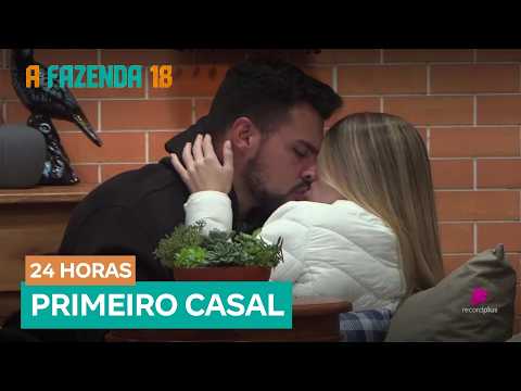 Ana e Renê trocam beijos quentes em noite de chuva | A Fazenda 18
