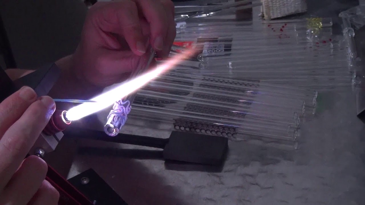 Beginner Glassblowing: Decorating Straws